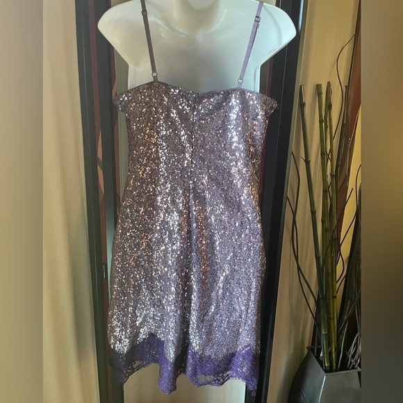 NWT Size medium light Purple Sequinned Mini Dress. Adjustable Spaghetti Straps. - Picture 4 of 10